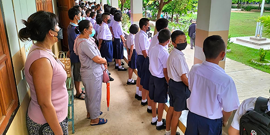 ကိုဗစ်ကြောင့်ပိတ်ထားသည့် မဲဆောက်အခြေစိုက် CDC မြန်မာရွှေ့ပြောင်းကျောင်းပြန်ဖွင့်