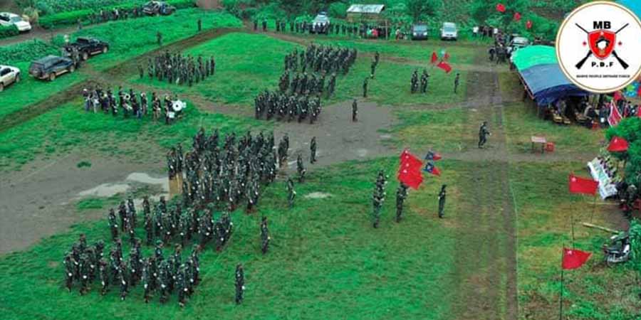 မိုးဗြဲ နှင့် ဖယ်ခုံ ပြည်သူ့ကာကွယ်ရေးတပ်များ တည်ထောင်ခြင်း ၁ နှစ်ပြည့် အခမ်းအနားကျင်းပ (ဓာတ်ပုံ)