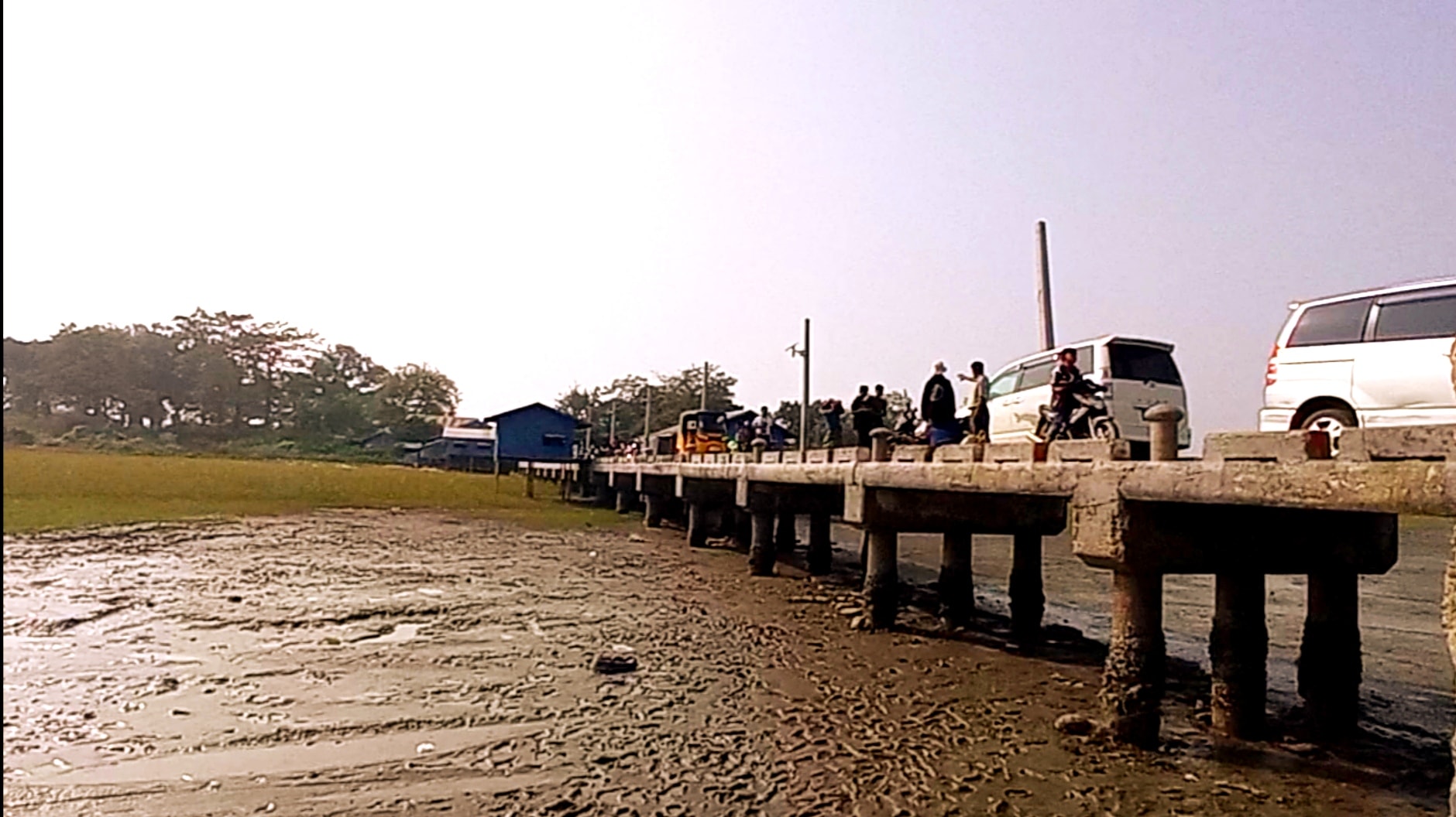စစ်တွေတွင် အစစ်အဆေးများနေသဖြင့် မောင်တော-အငူမှော် ယာဥ်လိုင်းအချို့ရပ်နား