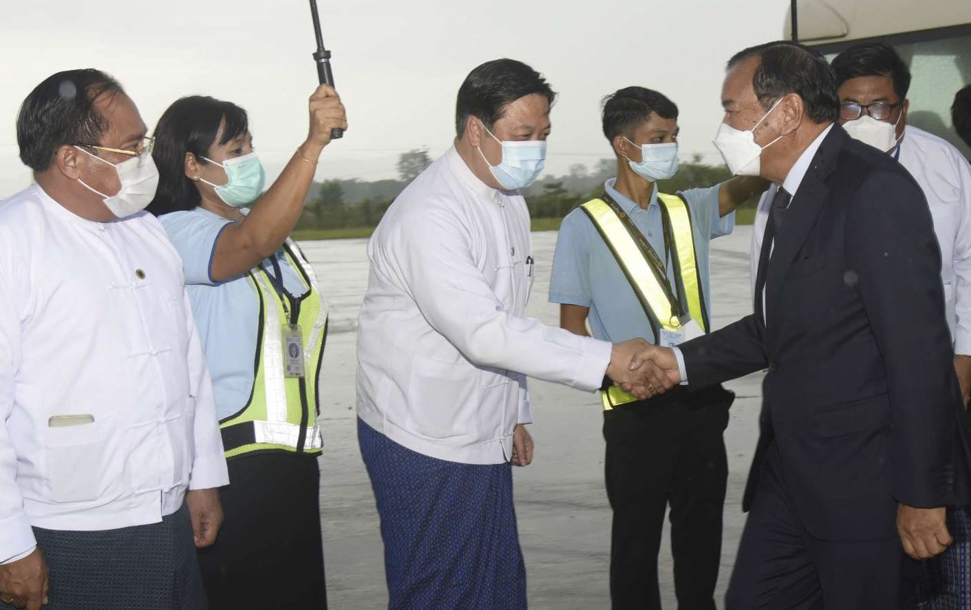 စစ်ကောင်စီဩဇာခံ ငြိမ်းချမ်းရေးကော်မတီနှင့် တွေ့ဆုံပြီးနောက် အာဆီယံအထူးကိုယ်စားလှယ်   နေပြည်တော်မှ ထွက်ခွာ