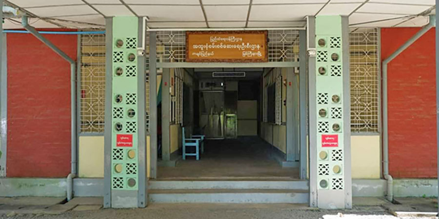 မြစ်ကြီးနား အထူးစုံစမ်းစစ်‌ဆေးရေးရုံး‌အနီး စစ်ကား ၁ စီး မိုင်းခွဲခံရ