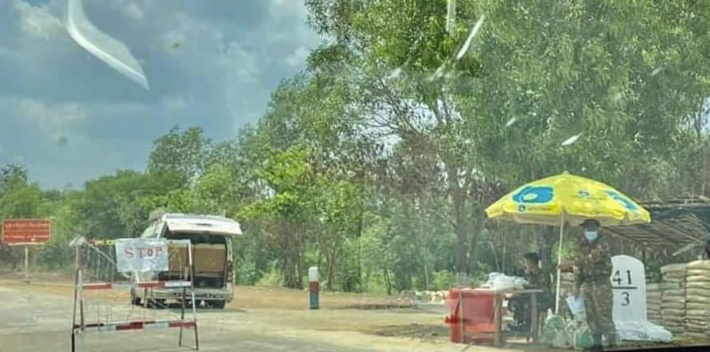 ဘီးလင်းတွင် ကုန်တင်ကားဘရိတ်ပေါက် ဝင်တိုက်မိပြီး စစ်ကောင်စီတပ်သား ၁ ဦး ခါးနှစ်ပိုင်းပြတ် သေဆုံး