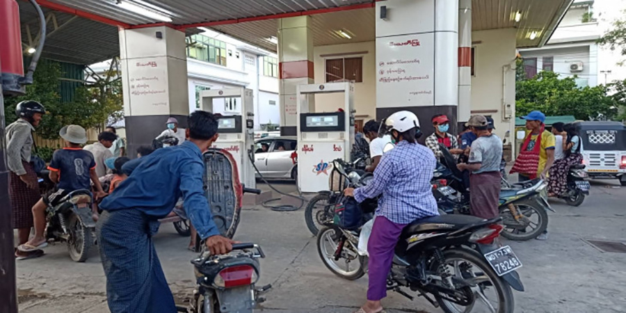 အသေးစားနှင့် အလတ်စား စက်သုံးဆီအရောင်းဆိုင်များ အရှုံးပေါ်နေ