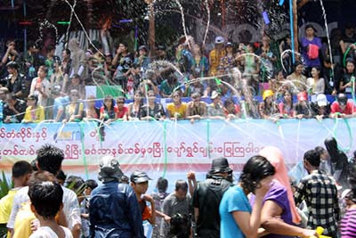သႀကၤန္မ႑ပ္ေတြမွာ တေန႔ ၃ ႀကိမ္ မိုင္းရွင္းလင္းမည္