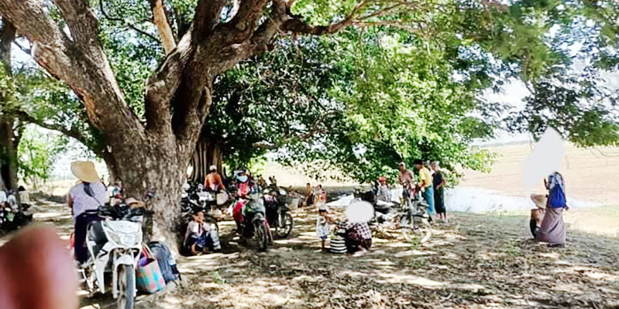 စစ်တပ်စစ်ကြောင်းထိုးလာသဖြင့် သရက်သာရွာပြည်သူ ၅၀၀ ကျော် ထွက်ပြေးတိမ်းရှောင်နေရ