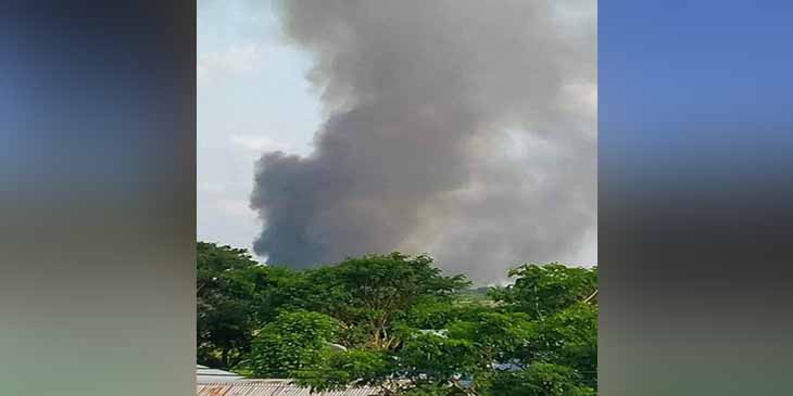 ကောလင်းမြို့နယ်၌ ပြည်သူ့နေအိမ် ၃၀ ခန့်နှင့် စာသင်ကျောင်းကို စစ်ကောင်စီတပ်က မီးရှို့