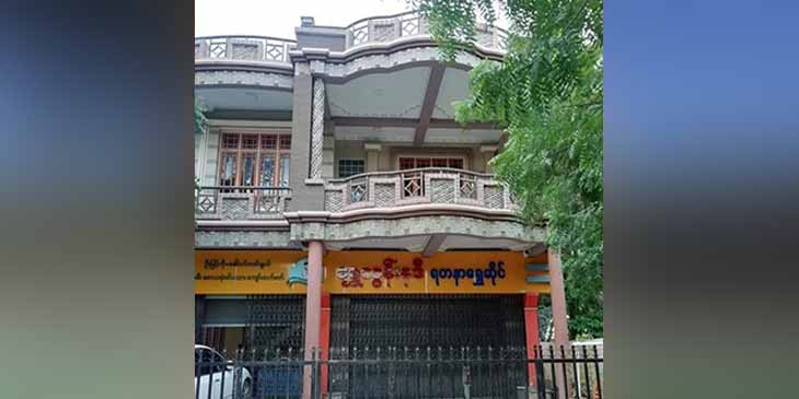 နွားထိုးကြီးတွင် ရွှေဆိုင်တဆိုင် ဓားပြတိုက်ခံရ