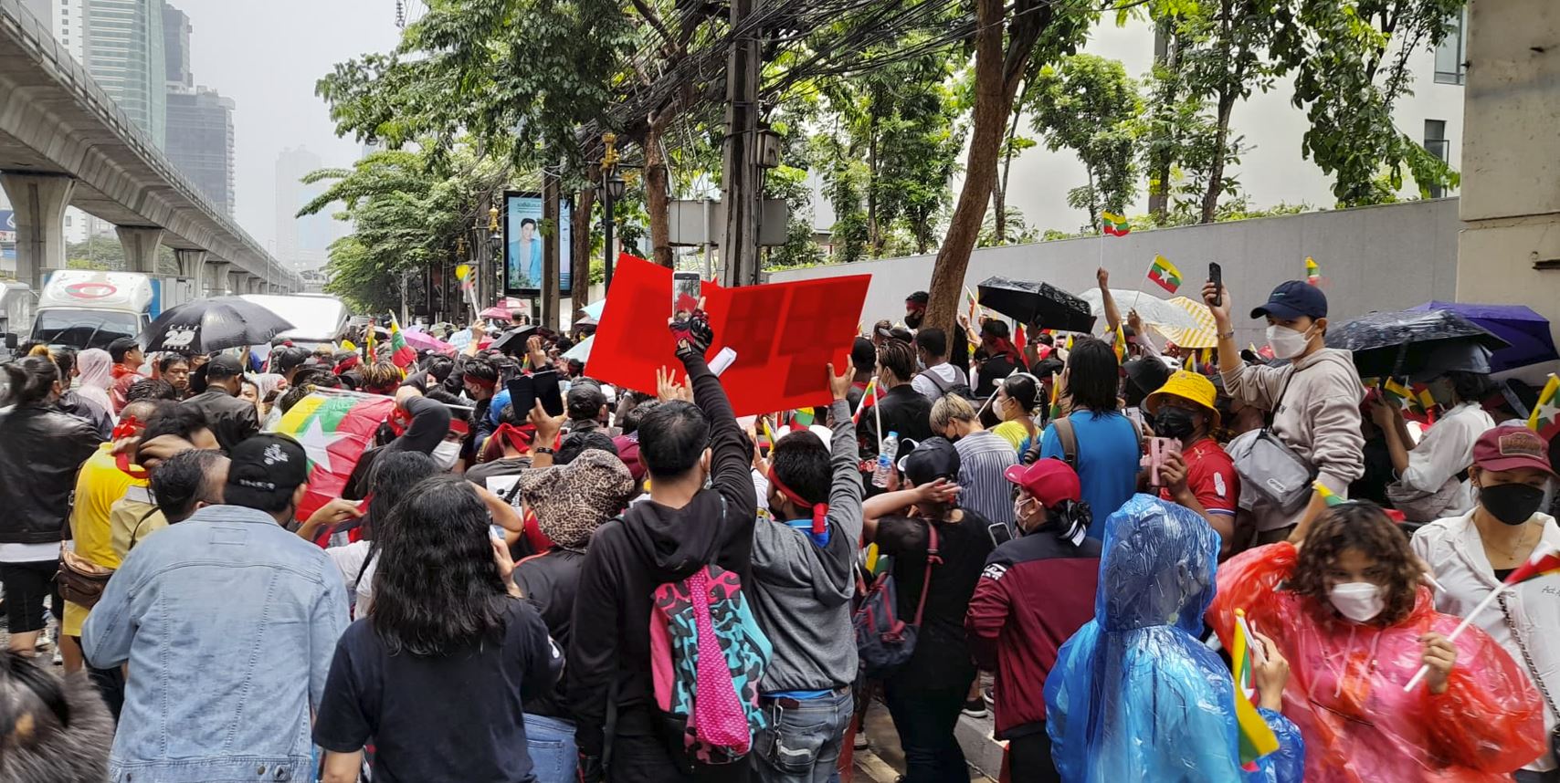 ဘန်ကောက်တွင် စစ်အာဏာရှင်ဆန့်ကျင် ဆန္ဒပြ (ဓာတ်ပုံ)