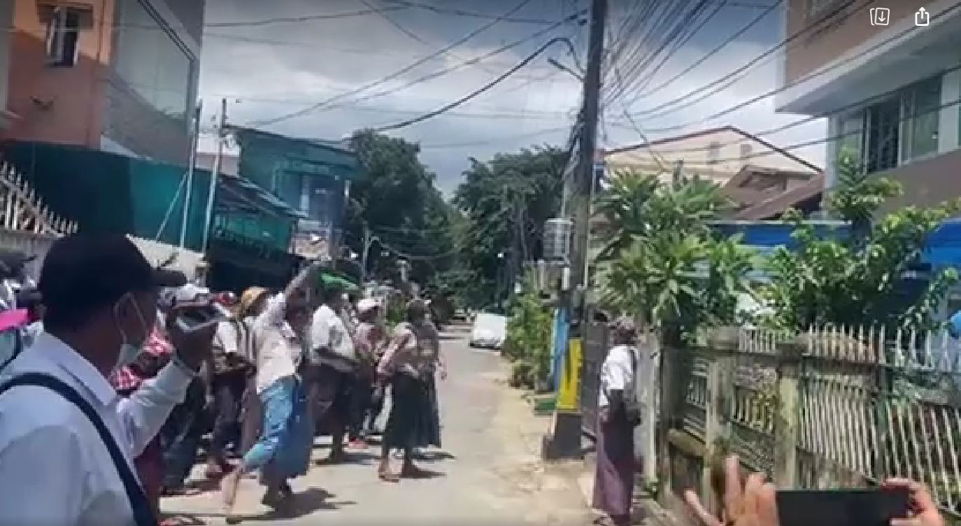 ကိုဂျင်မီနှင့် ကိုဖြိုးဇေယျာသော်တို့၏ နေအိမ်ရှေ့ စစ်ကောင်စီအကြမ်းဖက် လက်ပါးစေများ လာရောက် ရမ်းကား