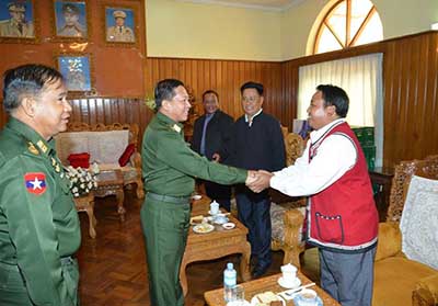 ကာကြယ္ေရးဦးစီးခ်ဳပ္မွ ရွမ္းျပည္နယ္ရွိ တိုင္းရင္းသားလက္နက္ကိုင္အဖြဲ႔မ်ားအား ေခၚယူေတြ႔ဆံု