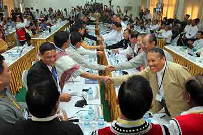 တႏိုင္ငံလံုးအပစ္ရပ္ဖို႔ ႏွစ္ဘက္ပူးတြဲေရးဆြဲသည့္ သေဘာတူညီခ်က္ မူၾကမ္း ရရွိ