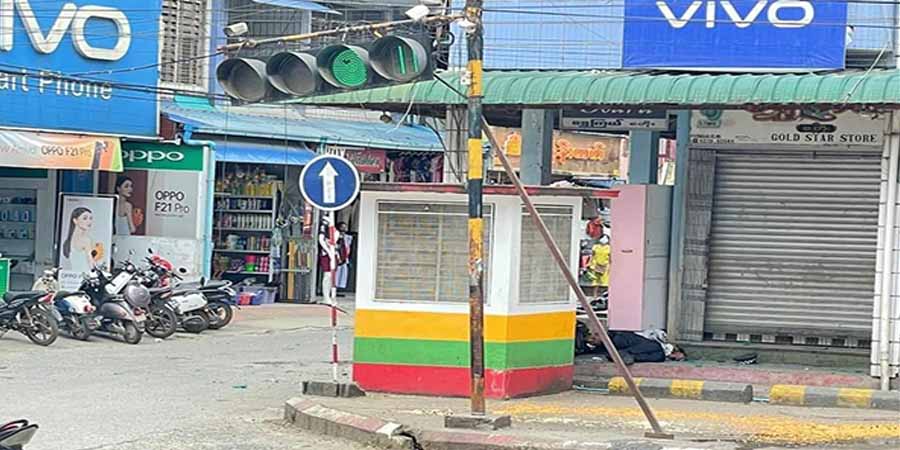 မူဆယ်ညဈေးအနီး မီးပွိုင့်နားတွင် ဗုံးပေါက်ကွဲ၊ ၃ ဦး ထိခိုက်ဒဏ်ရာရ