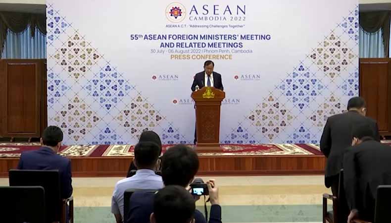အာဆီယံအစည်းအဝေးတွင် မြန်မာ့အရေး ဆွေးနွေးဝေဖန်ခဲ့ကြသော်လည်း  ထိရောက်သည့် လုပ်ဆောင်ချက်များမရှိဟု အကဲခတ်များသုံးသပ်