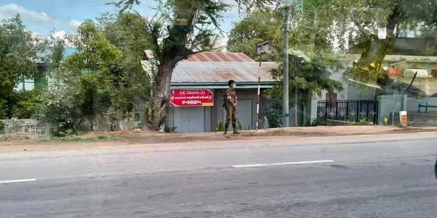 မုံရွာ - မန္တလေးလမ်းပေါ် ညကင်းလှည့်နေသည့် စစ်ကောင်စီတပ် မိုင်းဆွဲတိုက်ခိုက်ခံရ