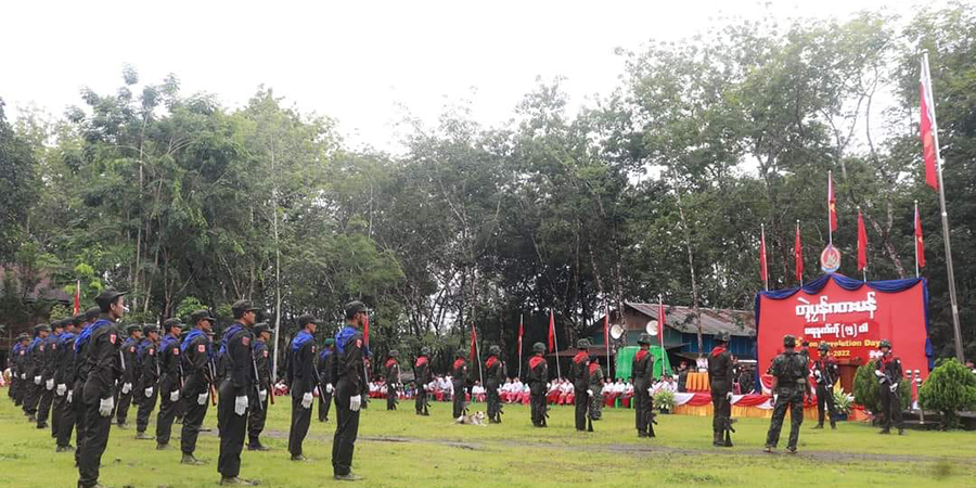မွန်တော်လှန်ရေးနေ့ အထိမ်းအမှတ် အခမ်းအနား ကျင်းပ (ဓာတ်ပုံ)