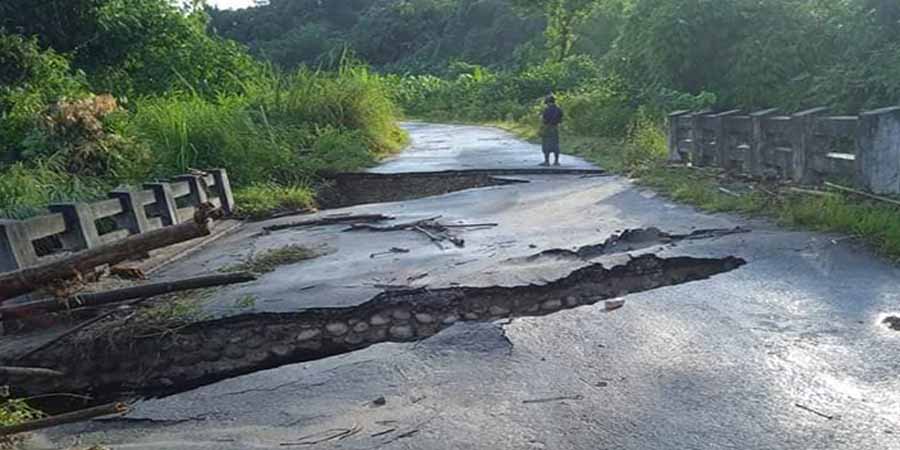 ပူတာအို-မြစ်ကြီးနားကားလမ်းက ဆင်နီခကွန်ကရစ် တံတားကျိုးပျက်၊ ခရီးသွားများ အခက်တွေ့