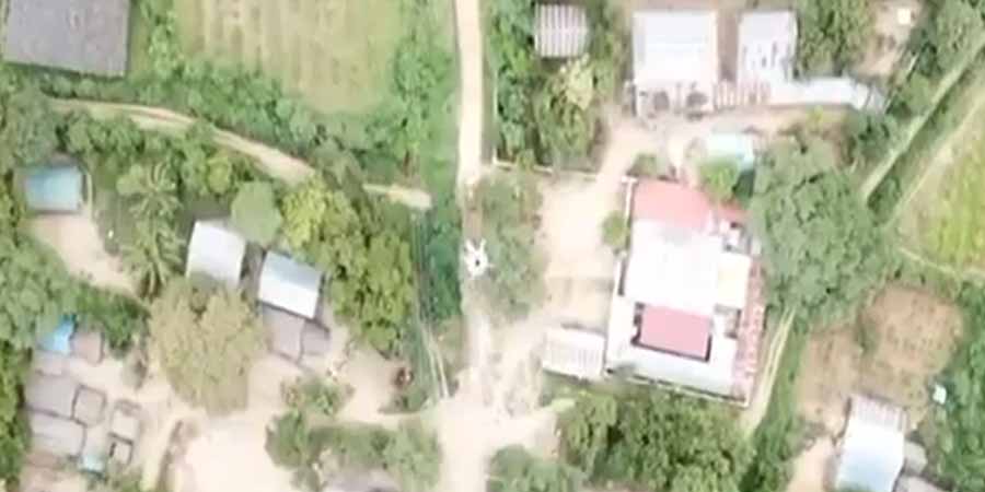 ကမ်းဖြူအရှေ့ရွာ၌ တပ်စွဲထားသည့် စစ်ကောင်စီစခန်းကို ဒရုန်းဖြင့် ဗုံးချ တိုက်ခိုက်