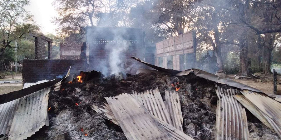 မကွေးတိုင်းတွင် ကျေးရွာများအား မီးရှို့ဖျက်ဆီးသည့် စစ်ကောင်စီတပ် မိုင်းဆွဲခံရ၊ ၄ ဦးသေပြီး ၂ ဦး ဒဏ်ရာရ