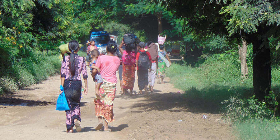 စစ်ကိုင်းတိုင်းတွင် စစ်တပ်က လေယာဉ်ဖြင့်ပစ်ခတ်ပြီး စစ်ကြောင်းထိုးနေသဖြင့် ဒေသခံများ ထွက်ပြေးနေရ
