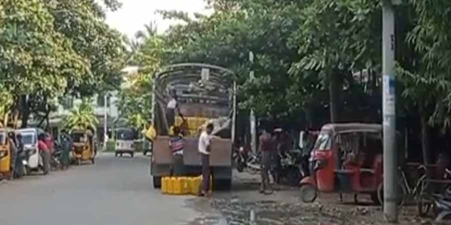 မောင်တောတွင် စာအုန်းဆီဈေး အဆမတန် မြင့်တက်