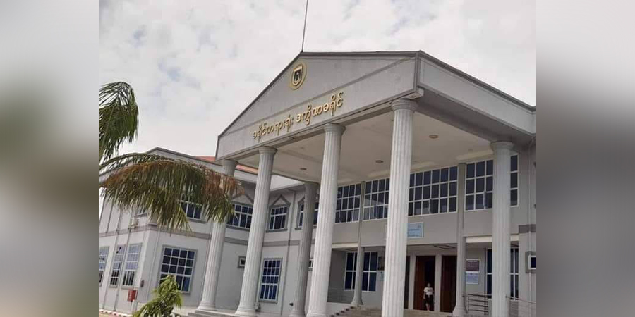 နေပြည်တော် ဒက္ခိဏခရိုင်တရားရုံးတွင် ဗုံးလေးကြိမ်ပေါက်ပြီး ၂ ဦး ဒဏ်ရာရ