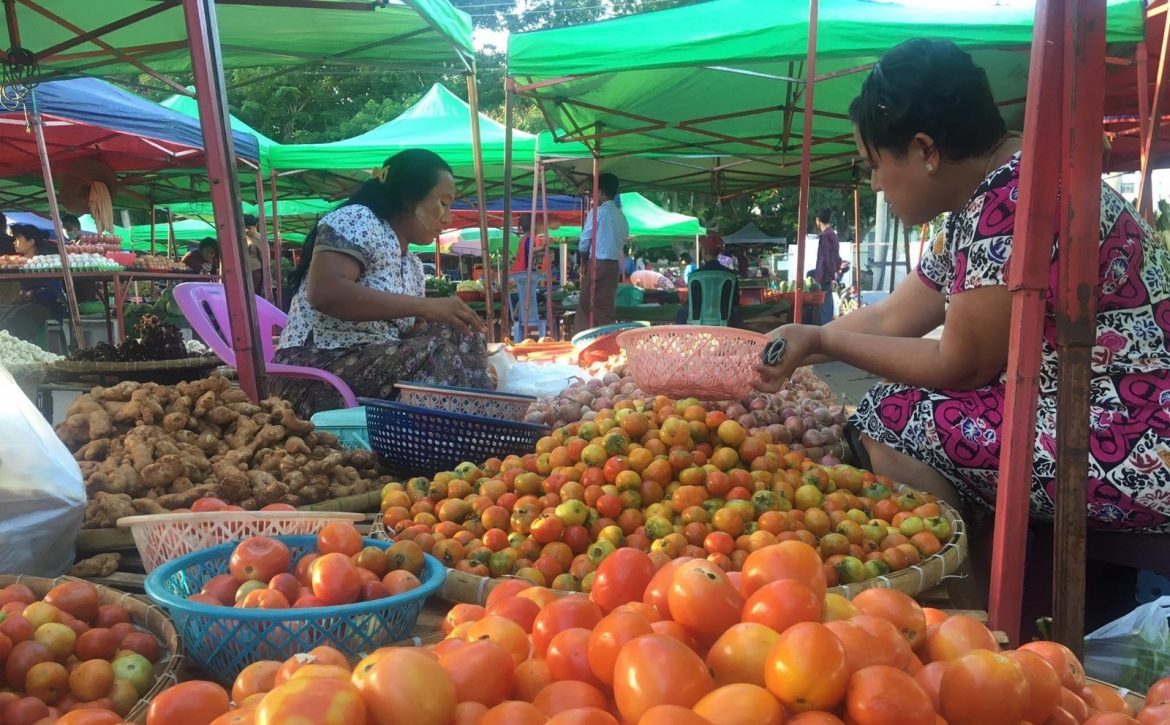 ကုန်စျေးနှုန်းတစ္ဆေ ခြောက်လှန့်ခံနေရတဲ့ အိမ်ထောင်ရှင်မတွေ