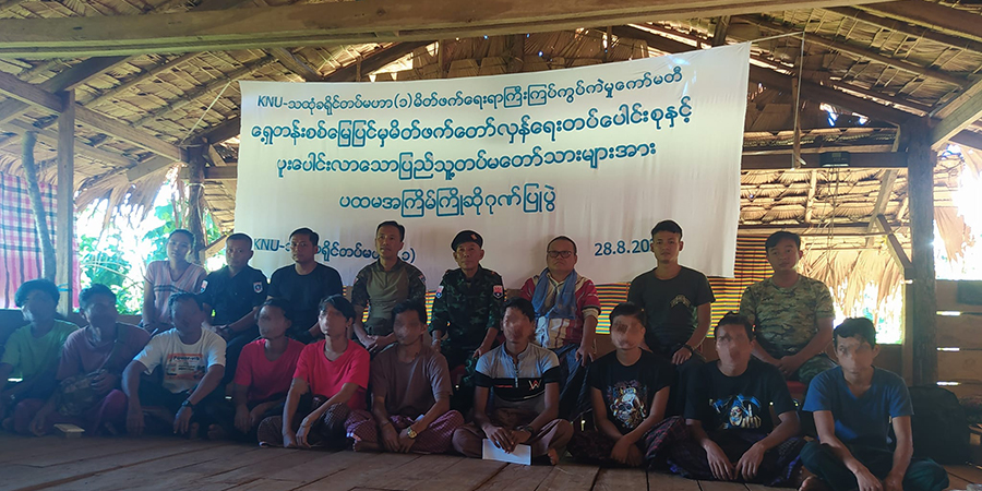 တော်လှန်ရေးတပ်ပေါင်းစုထံ ပူးပေါင်းလာသည့် တပ်မတော်သားများကို ကြိုဆိုဂုဏ်ပြုပွဲ ပြုလုပ်