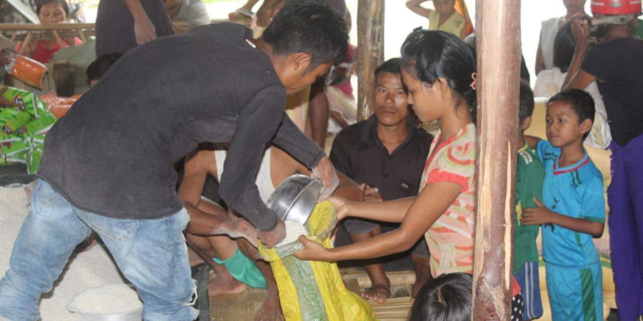 မရာနယ်မြေအုပ်ချုပ်ရေးကောင်စီက စစ်ဘေးရှောင်ပြည်သူများကို စားနပ်ရိက္ခာ ထောက်ပံ့