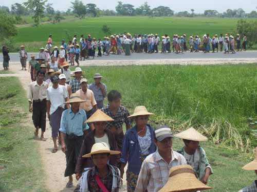 မတၱရာၿမိဳ႕နယ္က ထြန္တုန္းတုိက္ပြဲ၀င္ လယ္သမား ၁၉ ဦး တရားစြဲခံရ