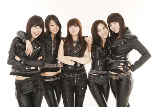 ေတာင္ကိုရီးယားႏုိင္ငံက နာမည္ႀကီး K-pop အဖဲြ႔ လာမည္