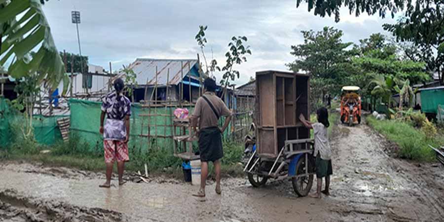 သန်လျင်၊ တာဝကွက်သစ်ရပ်ကွက်ရှိ ပြည်သူလူထု နေအိမ်များကို စစ်ကောင်စီဖျက်ခိုင်း  (ဓာတ်ပုံ)