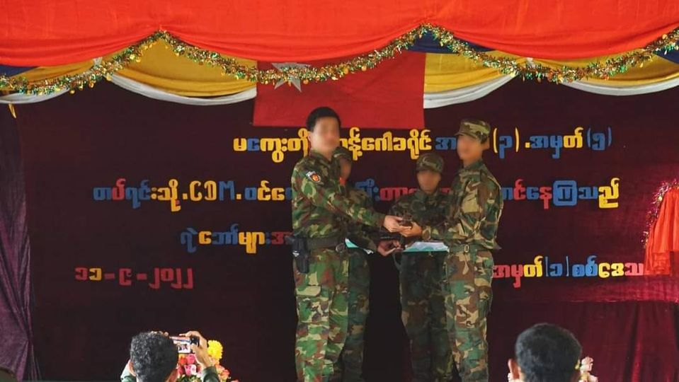 PDF ရဲဘော်များအဖြစ် တာဝန်ထမ်းနေကြသည့် CDM စစ်သား၊ ရဲသား ၁၇ ဦးကို NUG ဂုဏ်ပြု(ဓာတ်ပုံ)