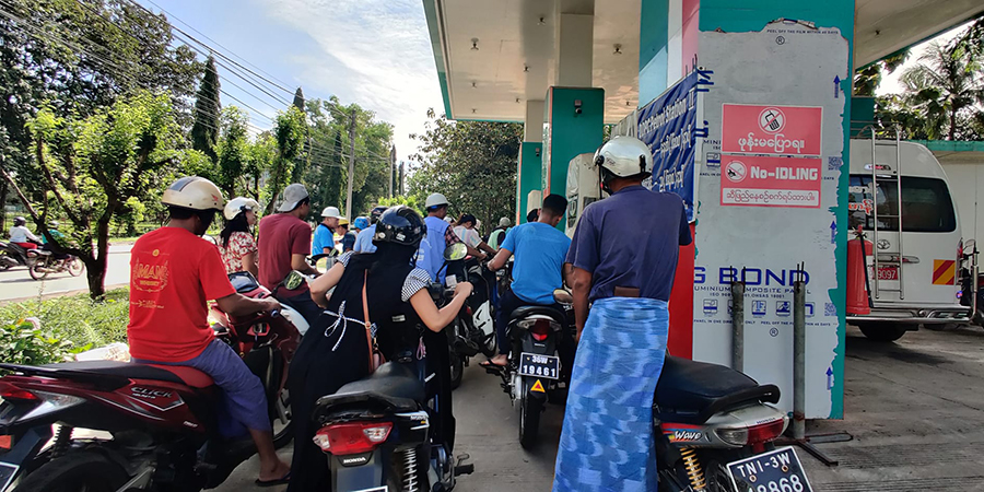 ထားဝယ် ဆီဆိုင်ကြီးများတွင် စက်သုံးဆီကို အကန့်အသတ်ဖြင့်သာ ဝယ်ယူနေရ