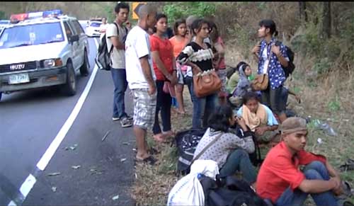 ျမန္မာအလုပ္သမားမ်ားပါသည့္ ကားေမွာက္၊ ၁ ဦးေသ၊ ၁၇ ဦး ဒဏ္ရာရ  