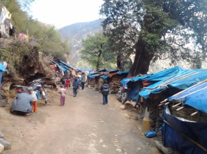 လဂတ္ယန္စခန္းက ဒုကၡသည္ေတြကို ေနရပ္ျပန္ဖို႔ တပ္ရင္းမႉး ေျပာ
