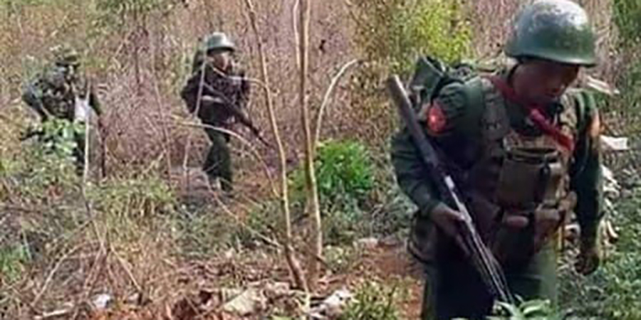 ကျောက်ကြီးမြို့နယ်၌ စစ်ကောင်စီက လေကြောင်းမှပစ်ခတ်ပြီး တပ်ရိက္ခာများချပေး