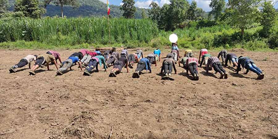 ထီးချိုင့်မြို့နယ်၌ စစ်ကောင်စီဂိတ် မိုင်းဆွဲတိုက်ခိုက်ခံရ