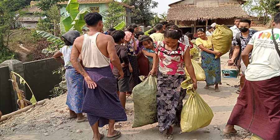ကျောက်တော်တွင်ခိုလှုံနေသည့် စစ်ဘေးရှောင်များကို  စစ်ကောင်စီက နေရပ်ပြန်ခိုင်း