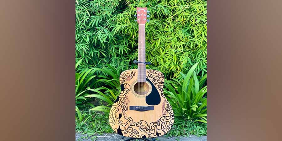လက်ယက်ကုန်းရွာအတွက် ကျားပေါက်လက်ရာ Doodle Art ဂစ်တာ ကန်ဒေါ်လာ ၆၅၀၀ ဖြင့် လေလံအောင်