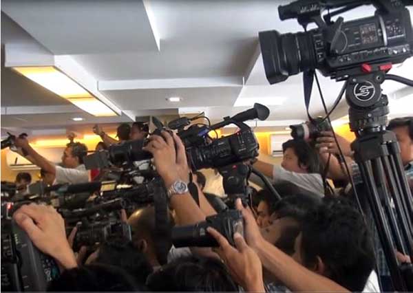 ႏိုင္ငံတကာသတင္းေထာက္မ်ားအား ျပည္၀င္ခြင့္ဗီဇာ ေျပာင္းလဲသတ္မွတ္