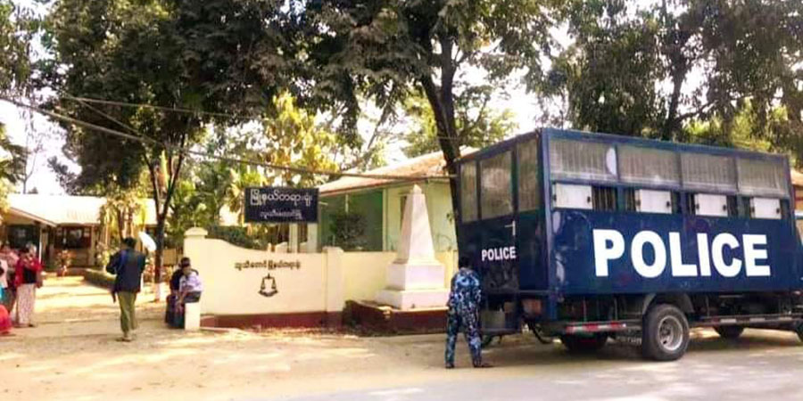 ကျောက်ဖြူနှင့် ဘူးသီးတောင်က အုပ်ချုပ်ရေးမှူးများအပါအဝင် ၆ ဦးကို စစ်ကောင်စီ တရားစွဲ