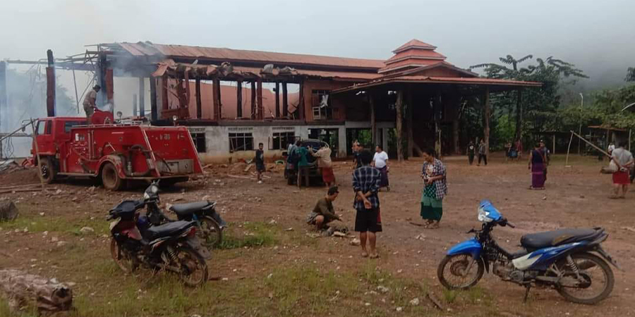 စစ်တပ်က လေယာဉ်ဖြင့်ဗုံးကြဲသဖြင့် ဘုန်းကြီး ၁ ပါး ဒဏ်ရာရ၊ ဘုန်းကြီးကျောင်း မီးလောင်ပျက်စီး
