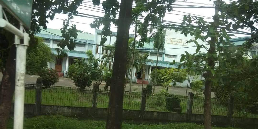 ခရမ်းမြို့နယ်ထွေအုပ်ရုံးနှင့် စုပေါင်းစစ်ဆေးရေးဂိတ် လောင်ချာဖြင့် ပစ်ခတ်ခံရ