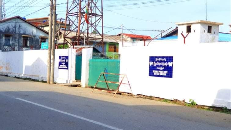 စစ်တွေ ကြက်ဝိုင်းကို စစ်တပ်က စီးနင်းပစ်ခတ်ဖမ်းဆီး၊ ၁ ဦး သေဆုံးပြီး ၂ ဦး ဒဏ်ရာရ