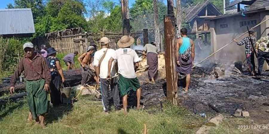 ထီးလင်းမြို့နယ်က သရခါရွာကို စစ်ကောင်စီတပ် မီးရှို့