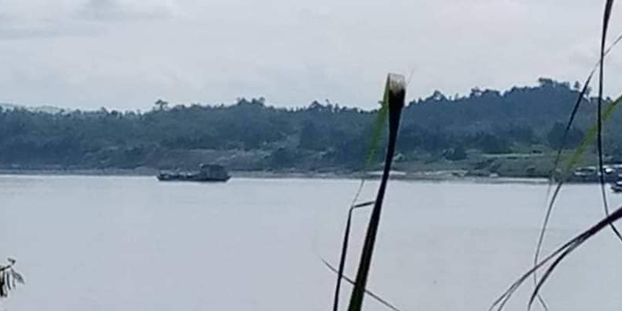 ချင်းတွင်းမြစ်အတွင်း စစ်ကောင်စီရေယာဉ်များကို မင်းကင်း PDF က ပစ်ခတ်