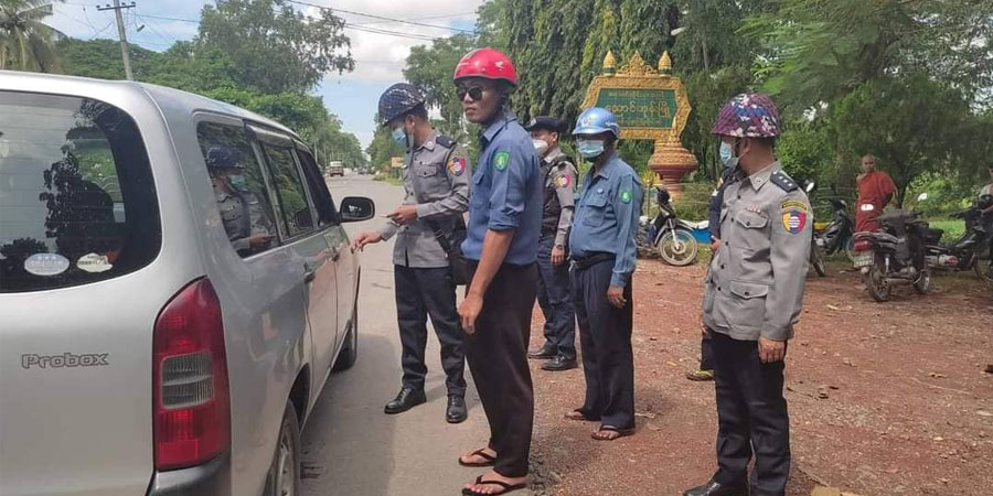ညောင်တုန်း ကိုဗစ်စစ်ဆေးရေးဂိတ်တွင် ယာဉ်စည်းကမ်းအကြောင်းပြပြီး ငွေတောင်းခံနေ