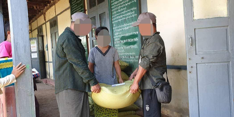 ဂန့်ဂေါပြည်သူ့အုပ်ချုပ်ရေးအဖွဲ့က စစ်ရှောင်များနှင့် မီးဘေးသင့်ပြည်သူများကို ထောက်ပံ့