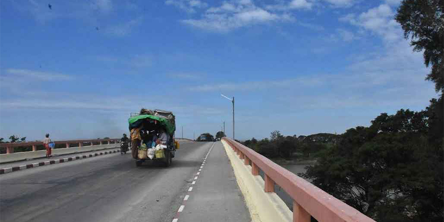 ငါးသိုင်းချောင်းတံတားပေါ်မှ ခုန်ချသွားသည့် အမျိုးသမီးကို ရှာမတွေ့သေး
