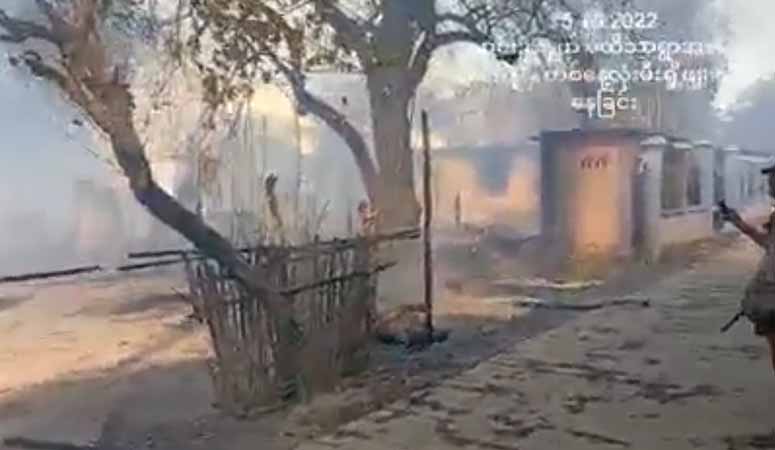 ချောင်းဦးမြို့နယ် ကျေးရွာ ၄ ရွာအား စစ်ကောင်စီတပ်မီးရှို့၊ ဒေသခံ ၈၀၀၀ ခန့် ထွက်ပြေးနေရ